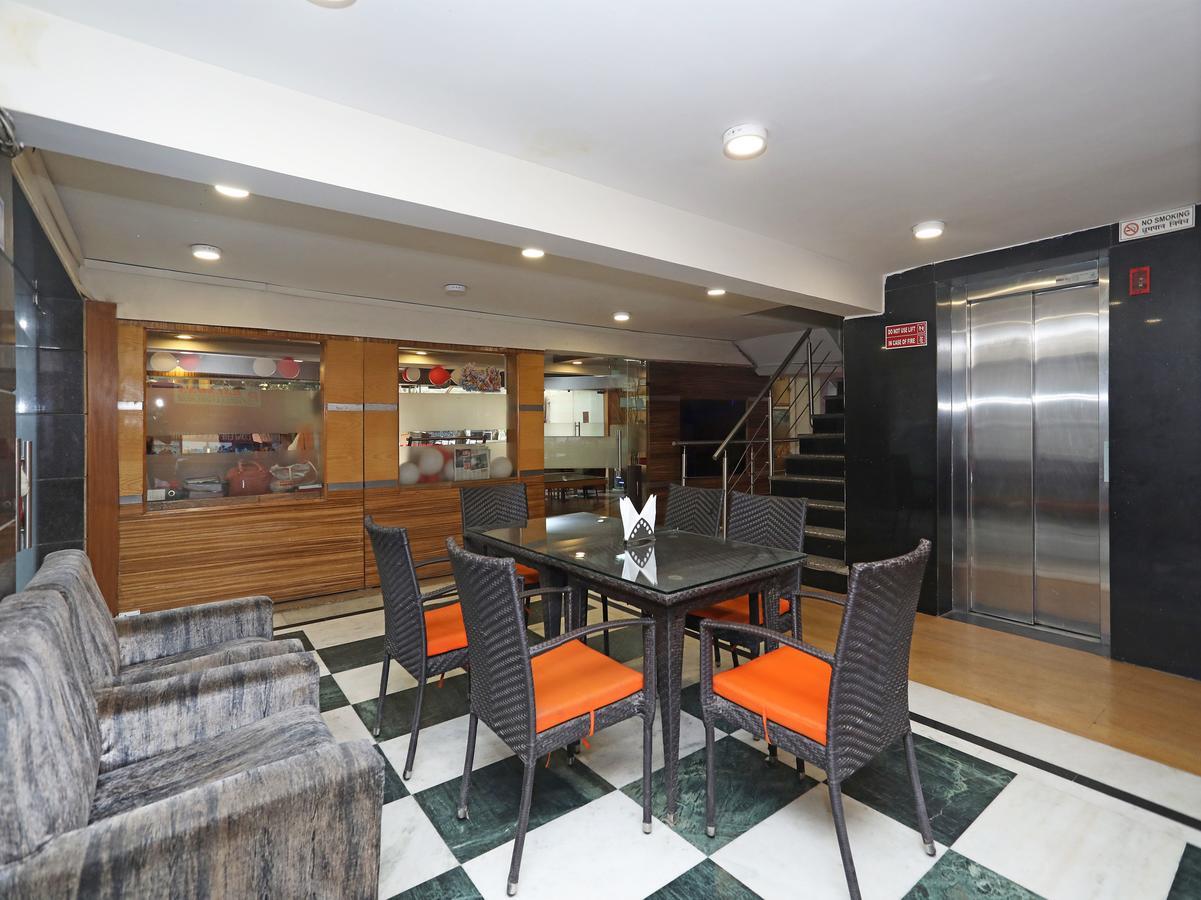 Hotel Balsons Continental Yeni Delhi Dış mekan fotoğraf