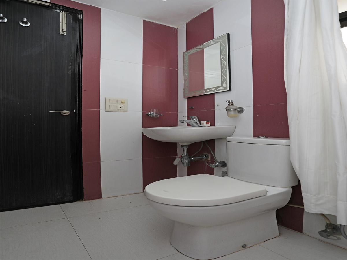Hotel Balsons Continental Yeni Delhi Dış mekan fotoğraf