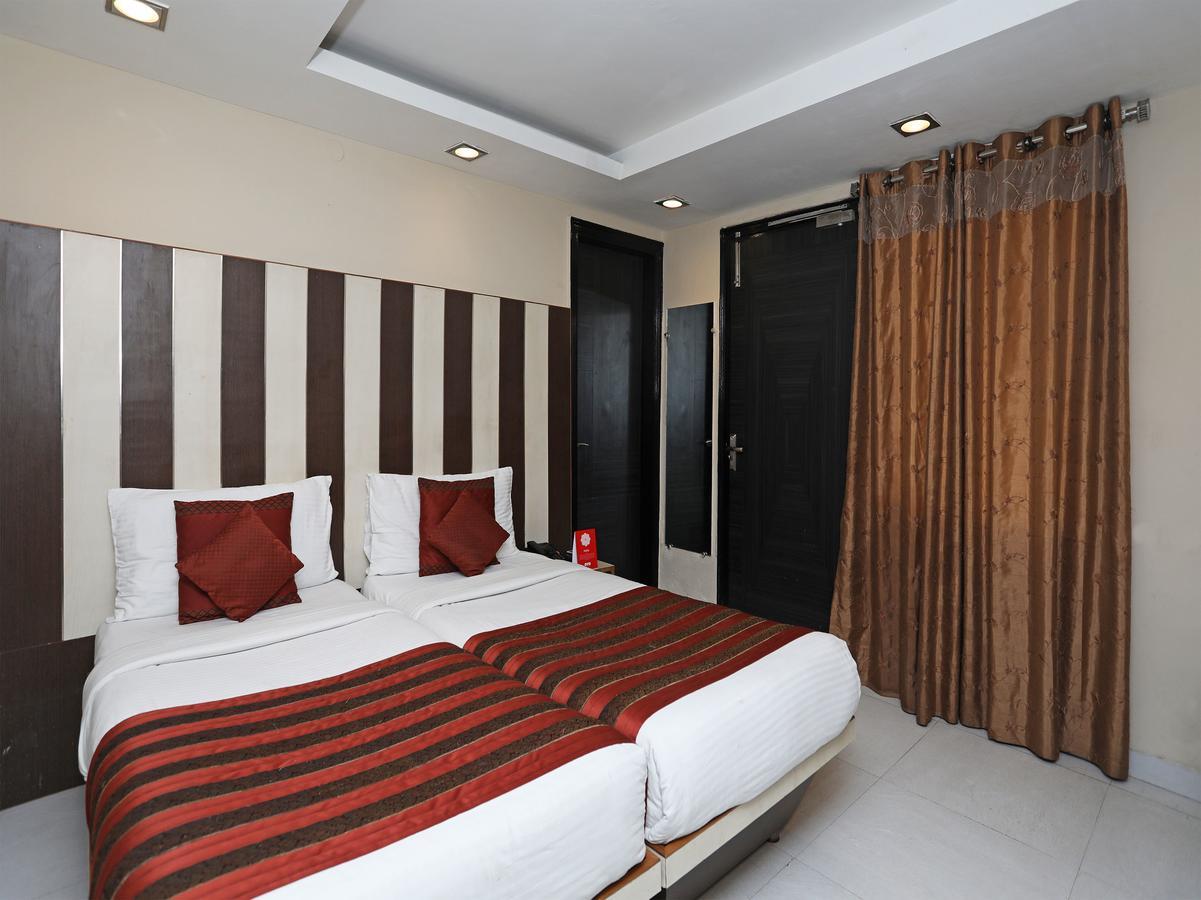 Hotel Balsons Continental Yeni Delhi Dış mekan fotoğraf