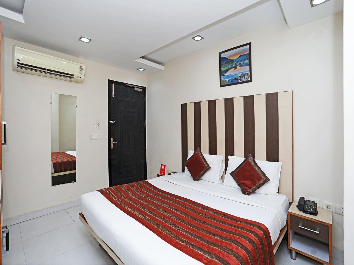 Hotel Balsons Continental Yeni Delhi Dış mekan fotoğraf
