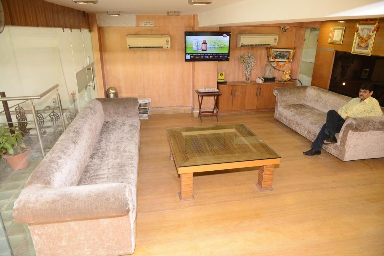 Hotel Balsons Continental Yeni Delhi Dış mekan fotoğraf