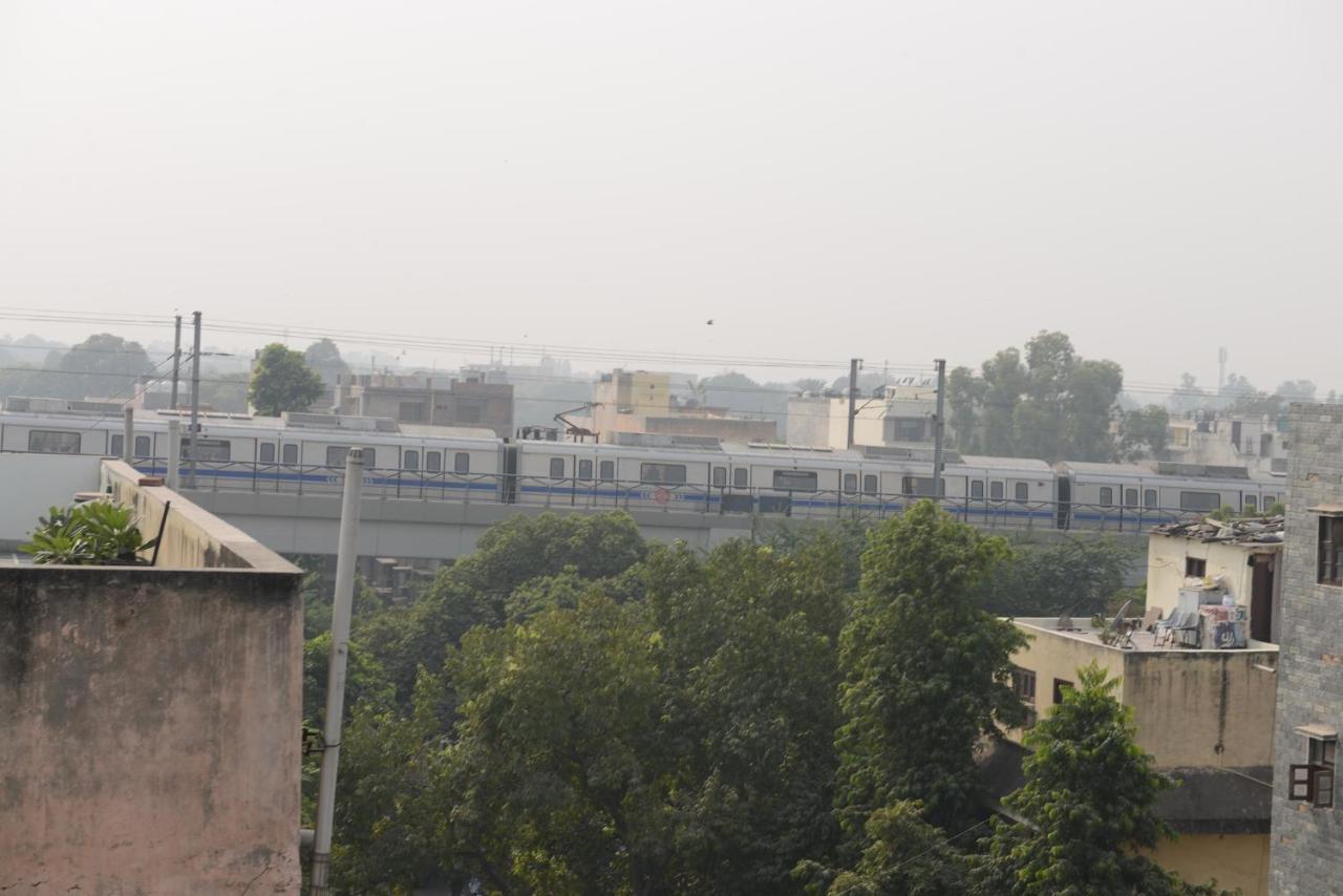 Hotel Balsons Continental Yeni Delhi Dış mekan fotoğraf