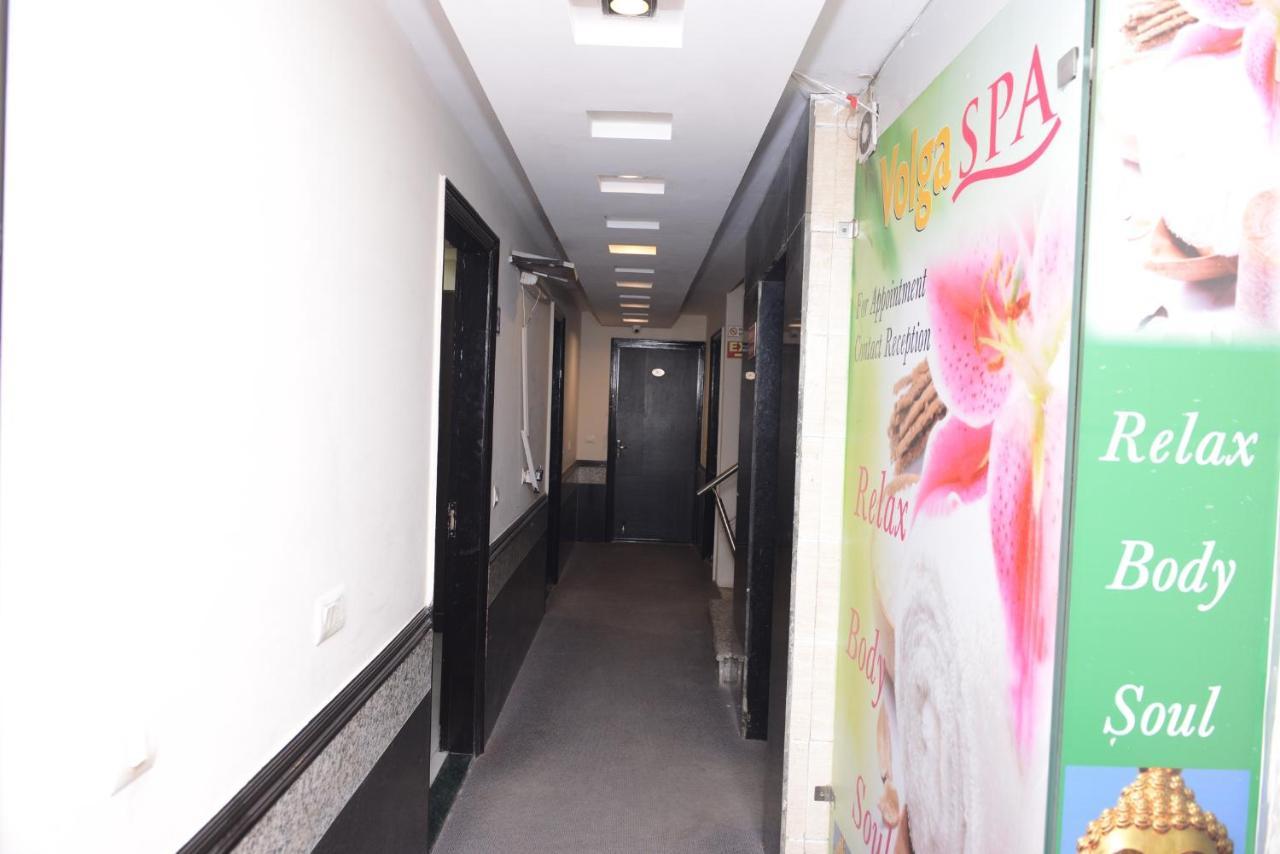 Hotel Balsons Continental Yeni Delhi Dış mekan fotoğraf