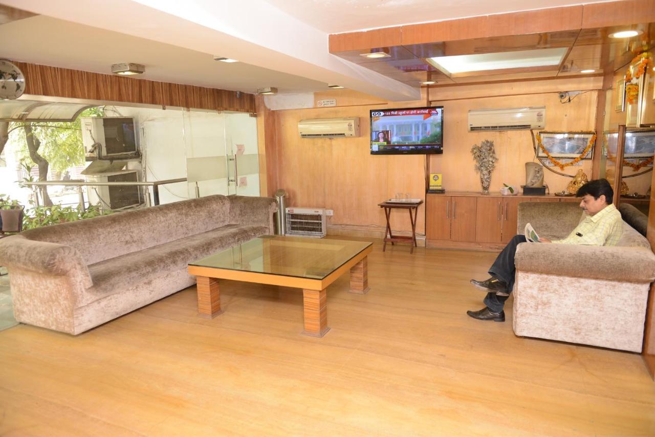 Hotel Balsons Continental Yeni Delhi Dış mekan fotoğraf