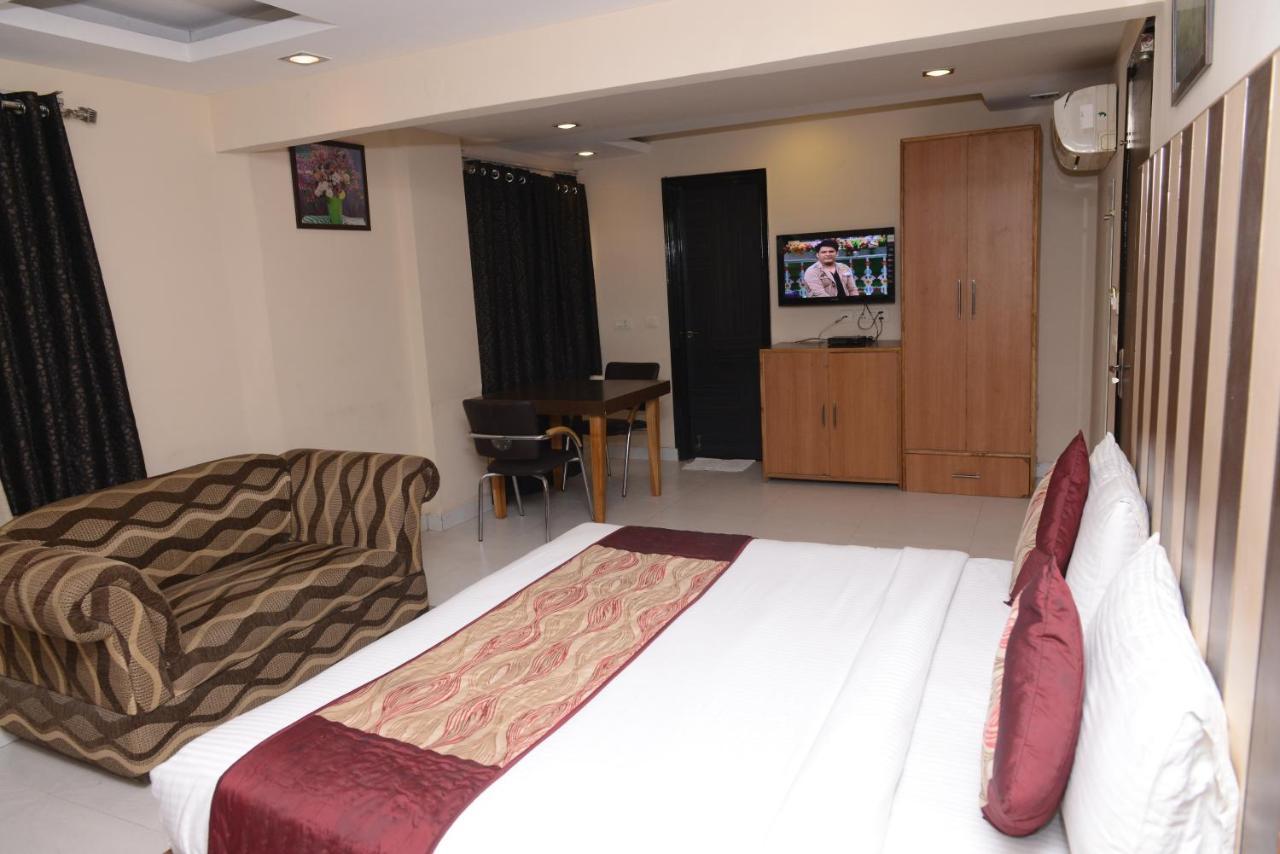 Hotel Balsons Continental Yeni Delhi Dış mekan fotoğraf